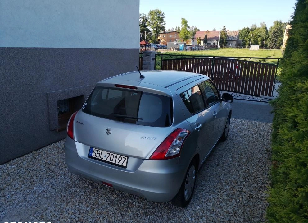 Suzuki Swift cena 21550 przebieg: 199902, rok produkcji 2011 z Bieruń małe 301